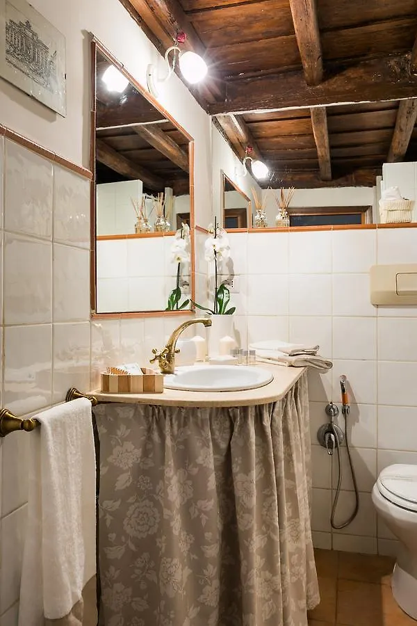 Trastevere - Mantellate Home-Ospedale Bambin Gesu Rome Italië